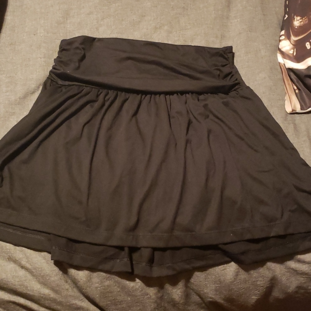 New w/out tags, Cute, casual black skirt